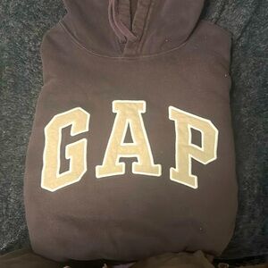 Brown gap sweater